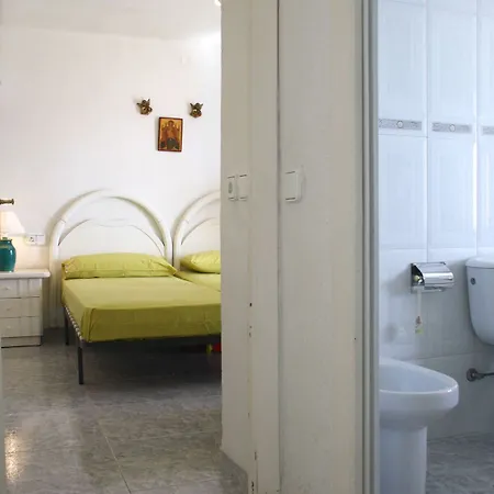 In A House - Sh28 * Salou